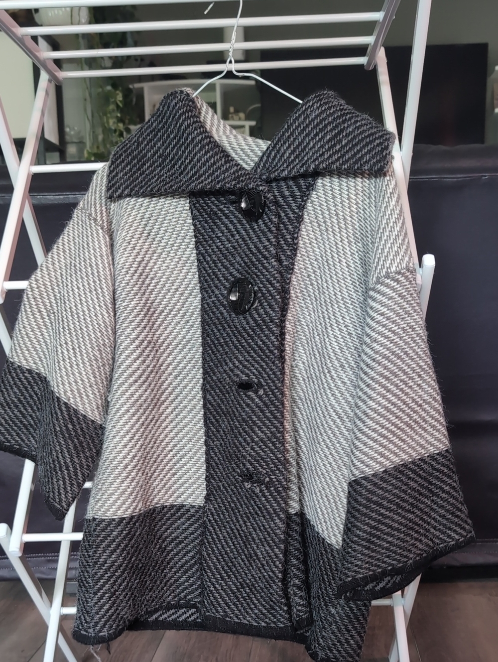 Womens Black & Gray Textured Button Cardigan